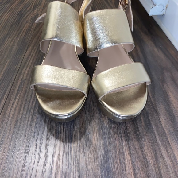 Aerosoles women’s gold sandals - Picture 6 of 8